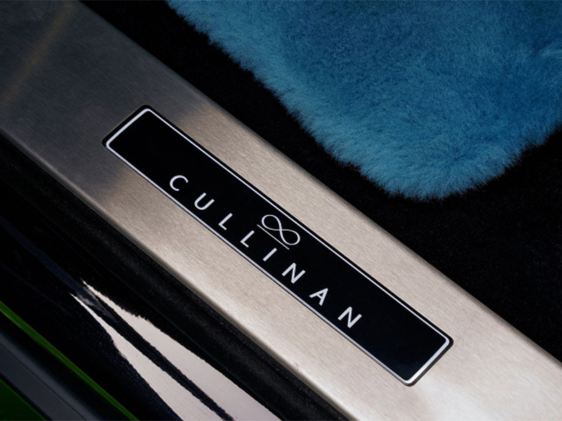 الكشف عن أفخم سيارة رباعية الدفع بالعالم في أبوظبي